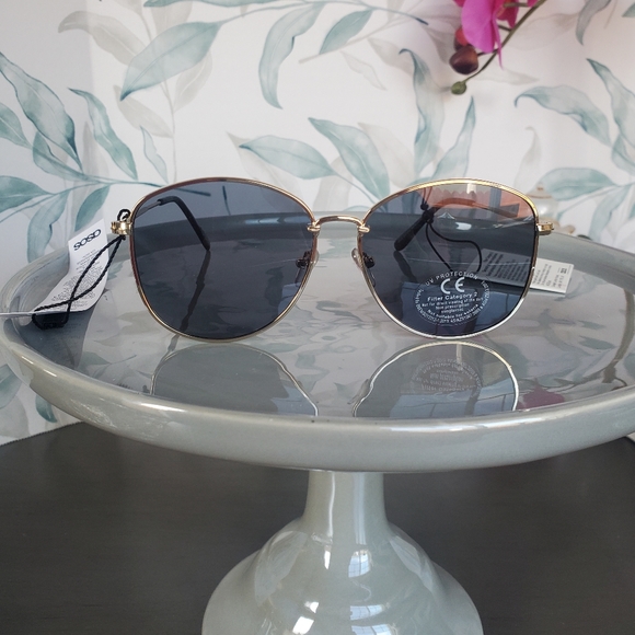 ASOS DESIGN | Metal Square Round Sunglasses w/ Smoke Lens in Gold NWT - Picture 4 of 10